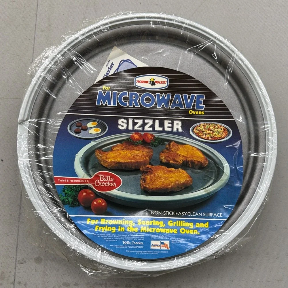 Nordic‎ Ware Microwave Sizzler Browning Skillet Betty Crocker NEW